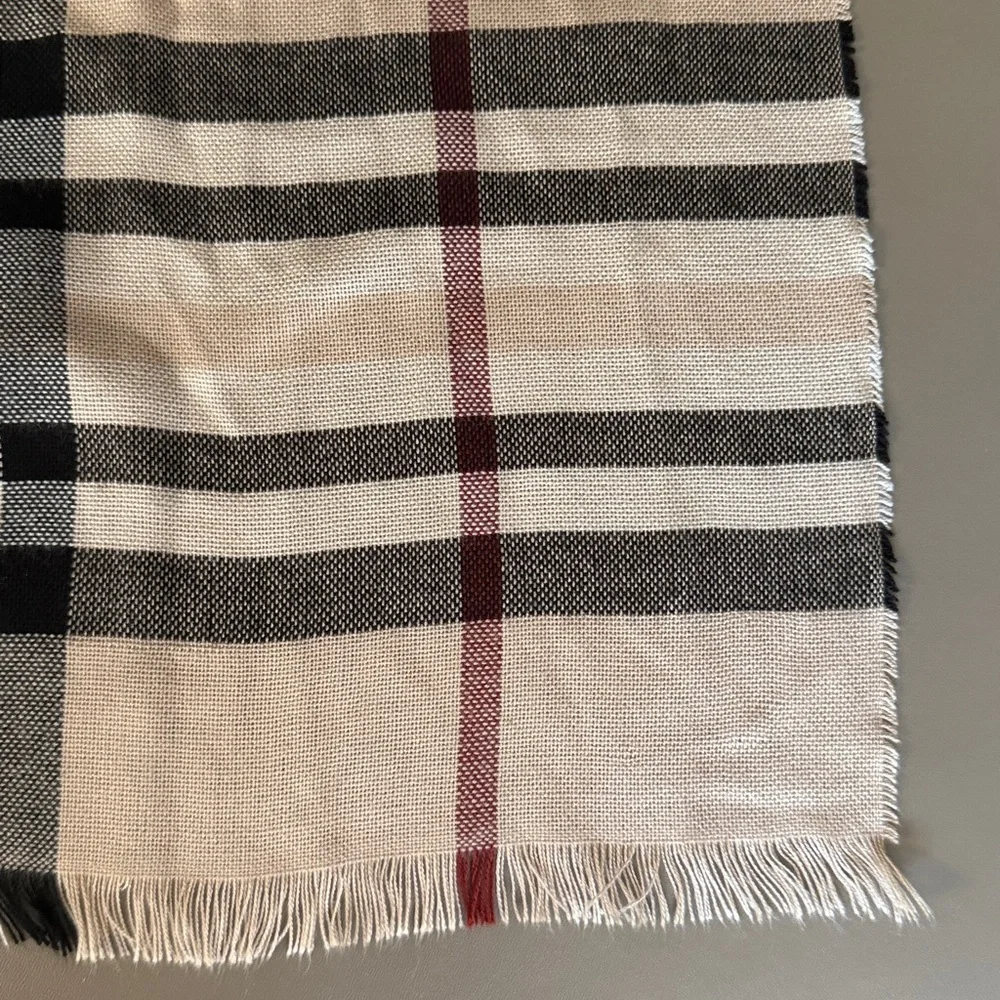 Plaid Lightweight Cashmere Men’s Scarf with Fringe.